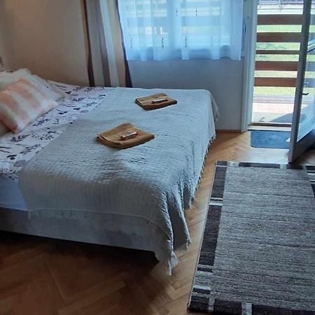 Ferienwohnung Rosy Apartman Vonyarcvashegy Exterior foto